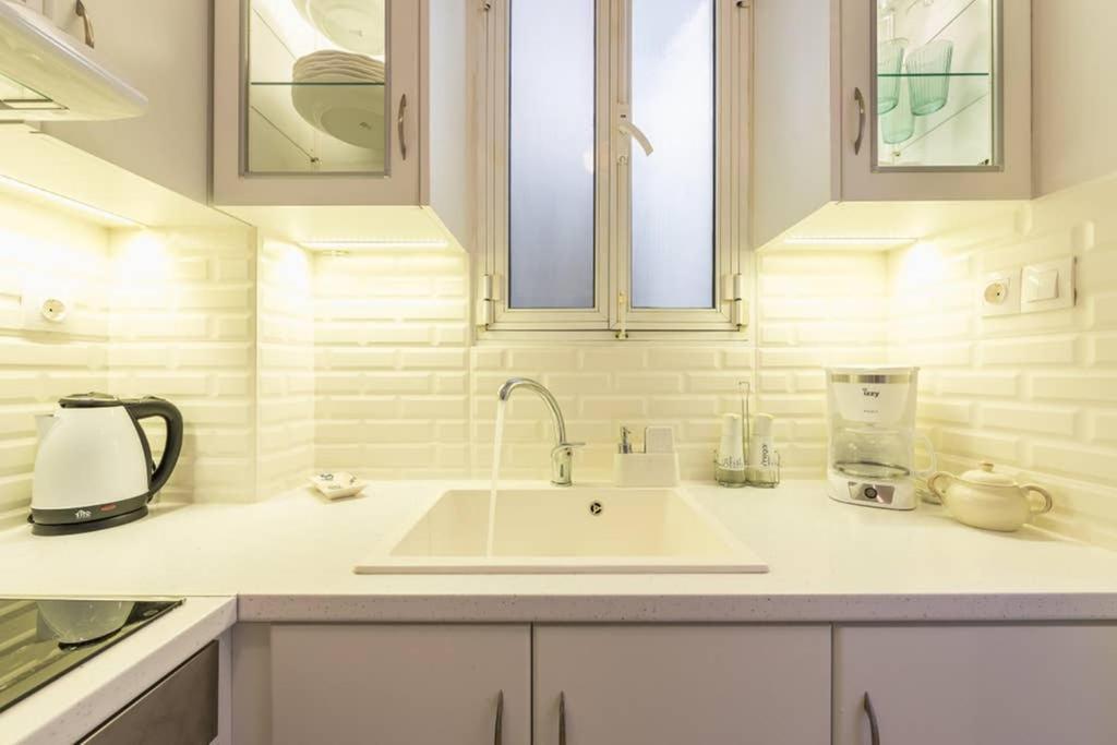 New! Bright & Remodeled 1Bed Apt 2Min Walk To Acropolis Athens Exterior photo